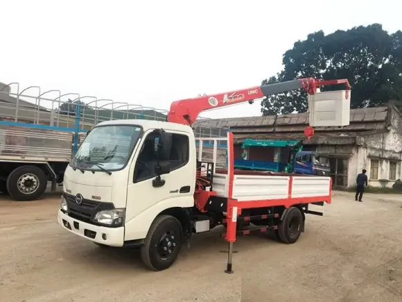 Xe Cẩu 5 Tấn Nâng Được Bao Nhiêu Kg: Thực Tế Tải Trọng Ở Tầm Xa Tối Đa